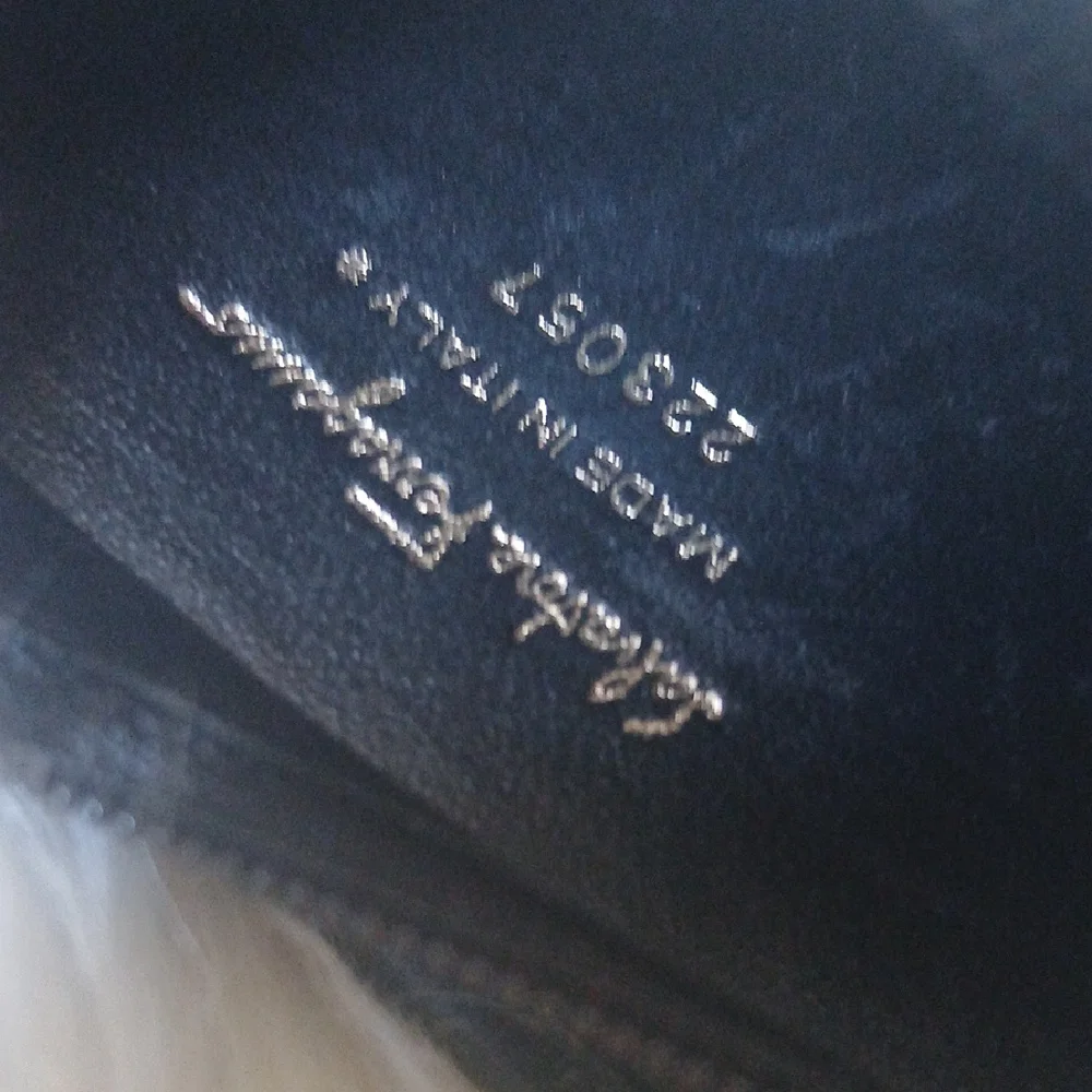 Salvatore Ferragamo Black Leather Key & Card Holder - Picture 5 of 10